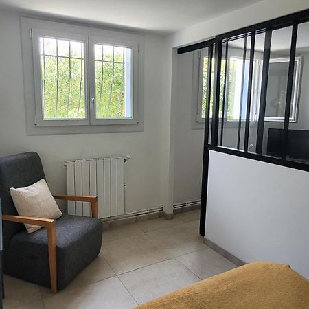 Location Appartement Dans Mas Provencal Monteux Zewnętrze zdjęcie